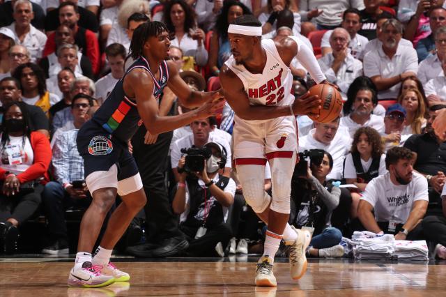 全方位差距！76人扭转系列赛只能祈祷恩比德回归